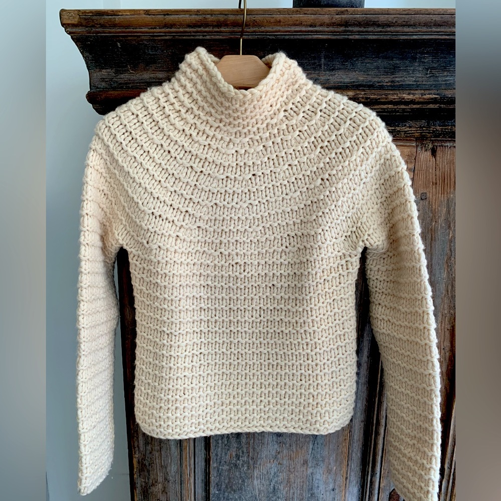 Gap vintage cream knitted sweater XS
